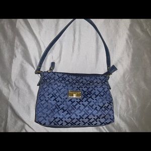 *FREE* Tommy Hillfiger purse for the next cust! 🥳